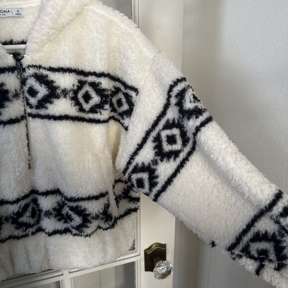 Shearling Hooded Aztec Print Pullover Kangaroo Pocket Women's M Arizona Jean Co - Picture 5 of 12